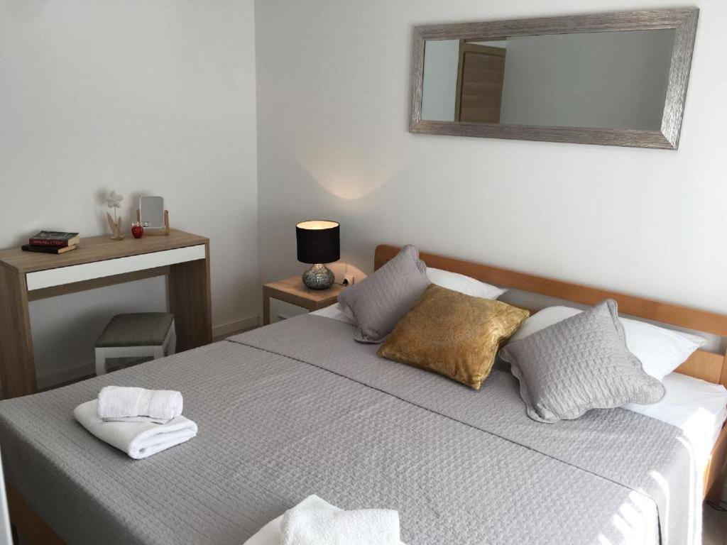 Luxury Apartment Cairos Трогир Екстериор снимка